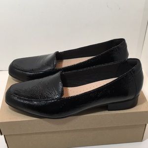 clarks juliet lora leather loafer